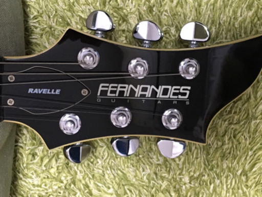 【取引中】エレキギター Fernandes Ravelle STD
