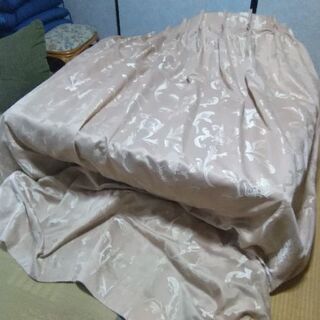 カーテン、210(幅)×230(縦)くらい、とても上質な品物です...