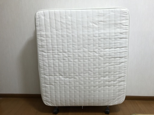 キレイな折り畳みベッド
