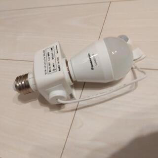 パナソニック　LED人感センサーライト