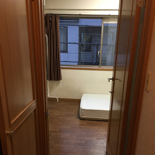 プライベート◎。鍵付き個室。洋部屋5畳。鉄道5線 便利な北千住。水道電気洗濯コミコミ55000円(値引きアリ)。洗濯無料。 - 不動産