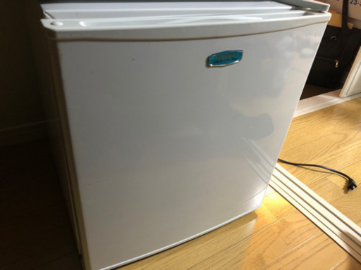 小型冷蔵庫　Elabitax ER-513