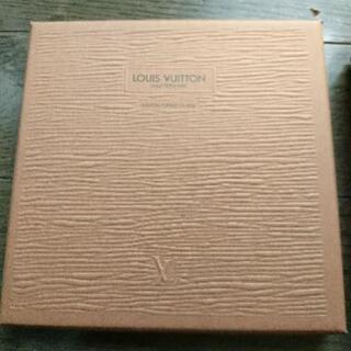 新品同様❤️LOUIS VUITTON 箱　横13㎝Ⅹ縦13㎝Ⅹ厚み3㎝の画像