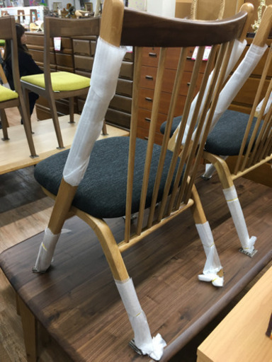 ダイニングセット　新品　４点セット箱入り