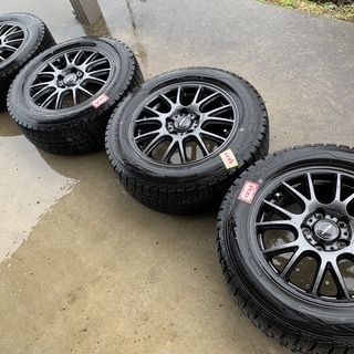 スタッドレスタイヤ　ホイール付き 215/60R16