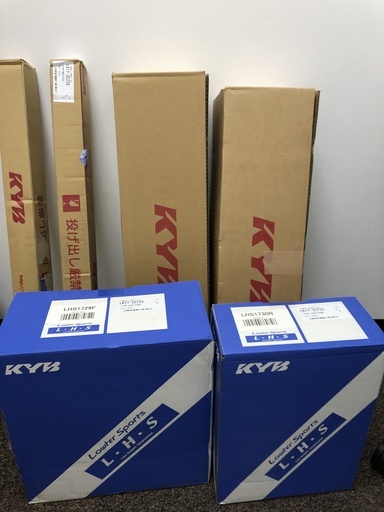 スイフト　ＺＣ７２Ｓ　カヤバKYB サスペンションキット(ショック&スプリングセット) (Lowfer Sports KIT) スイフト ZC72S LKIT-ZC72S