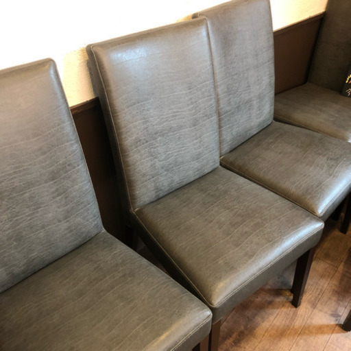 座り心地抜群！ダイニングチェア