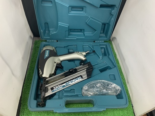 【中古美品】makita 仕上釘打 AF634 フロア用ブラッド釘打　64mm ケース付き マキタ【中古】