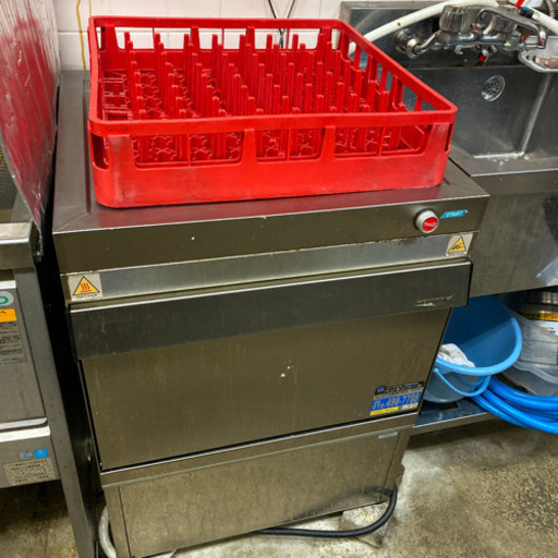 ドルフィン社製　業務用台下食器洗浄機