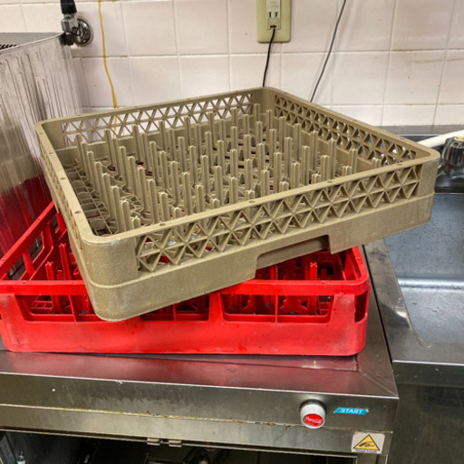 ドルフィン社製　業務用台下食器洗浄機