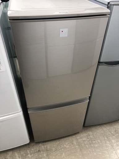 J152 シャープ　SHARP　冷凍冷蔵庫　138L　2014年製 SJ-PD14Y