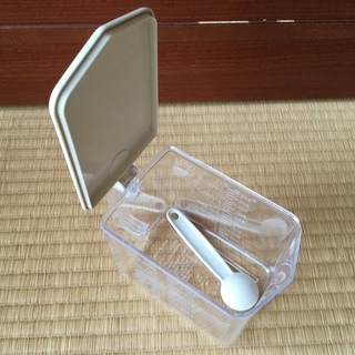 調味料用ケース３個の画像