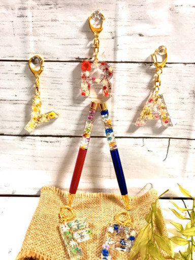 お祝いにピッタリな⭐️ハーバリウムボールペン \u0026イニシャルキーホルダー⭐️