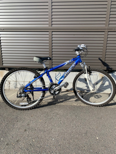 GIANT マウンテンバイク　青色