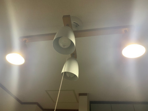 LED電球入れています。
