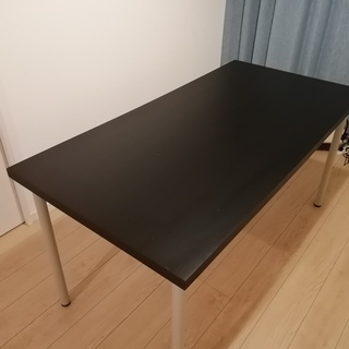 ダイニングテーブルの画像