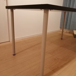 ダイニングテーブルの画像