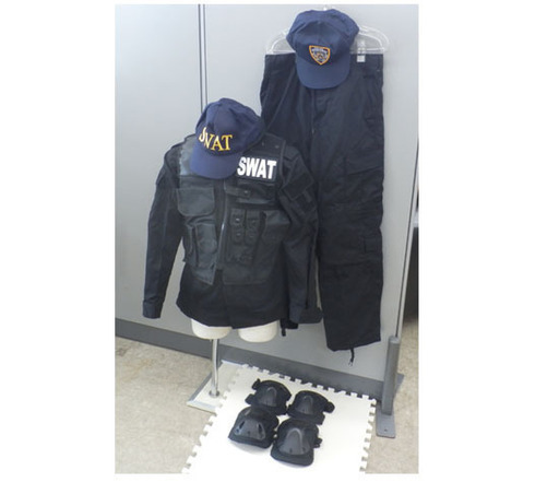 ▶SWAT ミリタリー 衣装一式 タクティカルベスト スーツ キャップ×2 肘膝プロテクター Mサイズ サバゲー コスプレ ペイペイ対応 札幌市西区西野