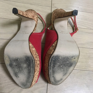 パンプス サンダル 靴 ヒール 赤の画像