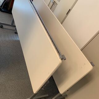 取引中★オフィス★会議テーブル★セミナー★塾★フォールディングテーブル★キャスター付きの画像