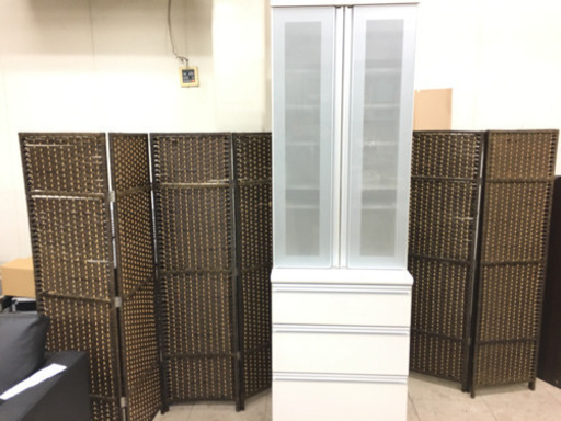 ニトリ　食器棚　白　多少の生活感あり