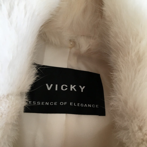 激可愛い‼️新品 VICKY 白ファーコート 