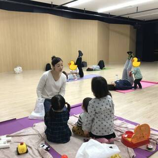 【2月22日(土)スターツおおたかの森ホールにて子連れＯＫ！ヨガレッスンを開催します】の画像