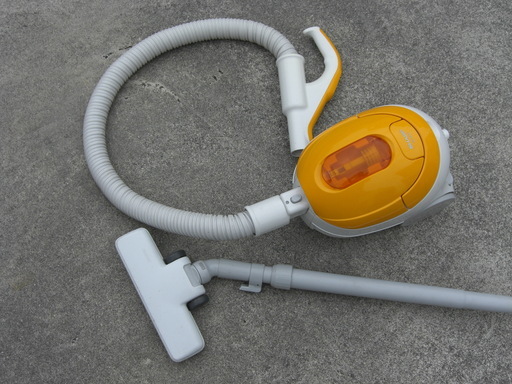 シャープ 掃除機 紙パック式  EC-KP7F