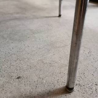 【スタッキングチェア】座面・背もたれ：茶色、脚・フレーム：クロム仕上　(13脚あります）バラでもＯＫ！の画像