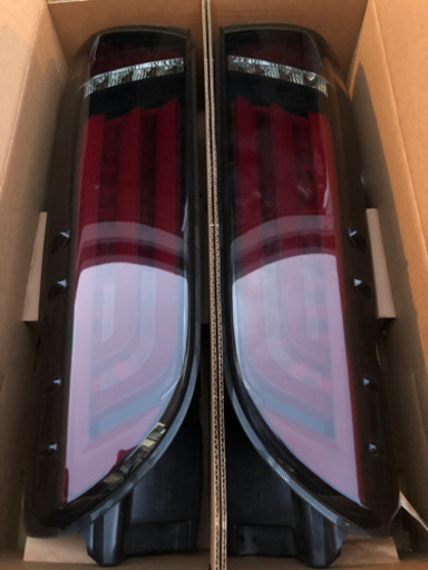 ハイエース用MTS M-techno EURO LED TAILLANP REVO中古品