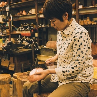 金属工芸工房アーティスです。金属を使ったものづくりをしています。体験教室も好評開催中です。オリジナルの銅、錫皿やアクセサリーを作ってみませんか？の画像