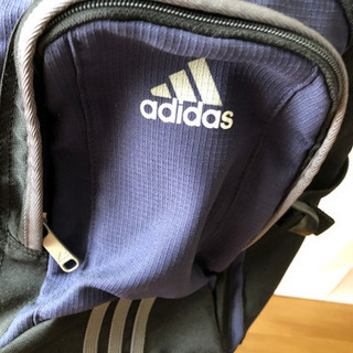 アディダスリュックの画像