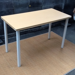 【千円】天板120×60㎝ ニトリのテーブル 作業机 ミーティン...