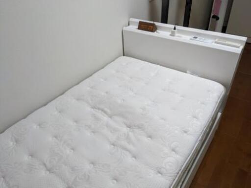 使用3ヶ月　シングルベッド　マットレスのみ　ニトリ