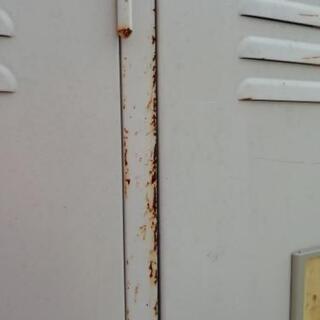 ２枚扉のロッカーの画像