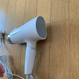 パナソニックドライヤーEH-NE48の画像
