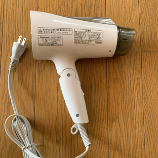 パナソニックドライヤーEH-NE48の画像
