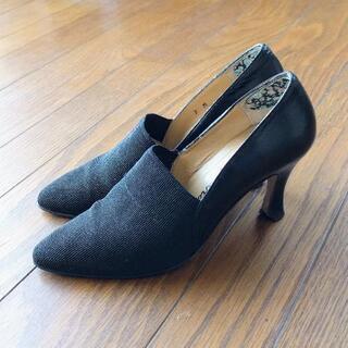 モードなブラックパンプス★7cmヒールの画像