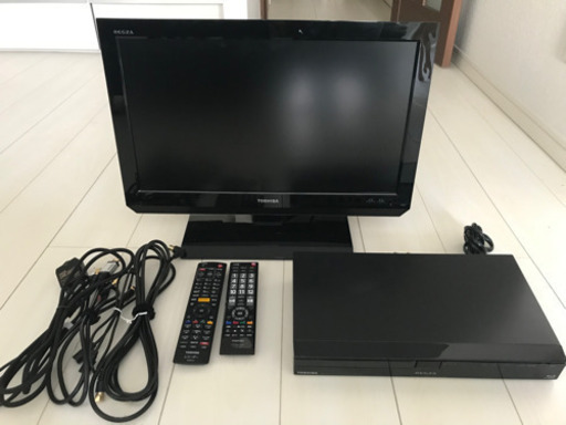 22型テレビ・レコーダー　REGZA