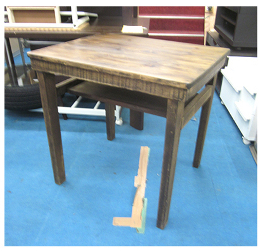 昭和レトロ 撮影＆舞台道具にも【②木製デスク 幅74cm アンティーク調 棚板付き】男前系 シャビー シャービック スモーキー ウッドデスク スタディデスク ワークデスク 平机 学習机 事務机 古道具 ジャンクインテリア ラビッシュインテリア 札幌 本郷通店