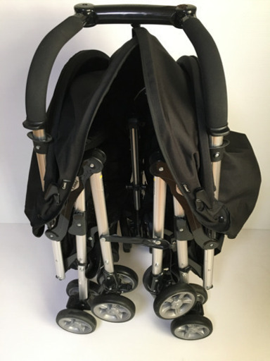 美品！Combi コンビ ベビーカー ツインスピン 双子用ベビーカー 三つ折りコンパクト収納