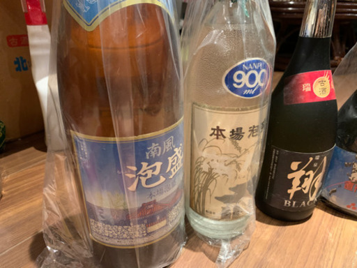 25年以上前の泡盛セットです。