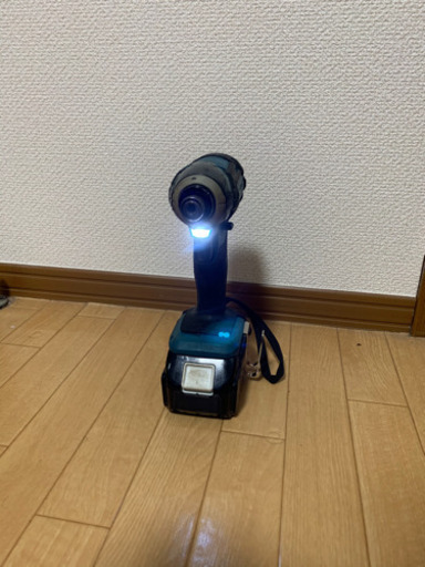 充電式インパクトドライバ　マキタ18V