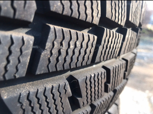スタッドレスタイヤ & ホイール　195 / 65R15（2018年製造）