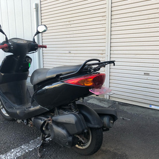 125ccバイク　AXISトリート黒色　