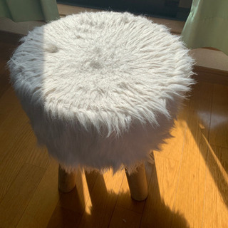 【2/24まで】韓国インテリア　ファーつきスツール　なんと400円！！の画像