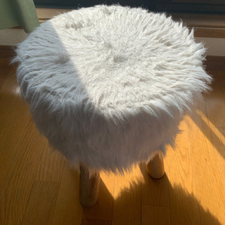 【2/24まで】韓国インテリア　ファーつきスツール　なんと400円！！の画像