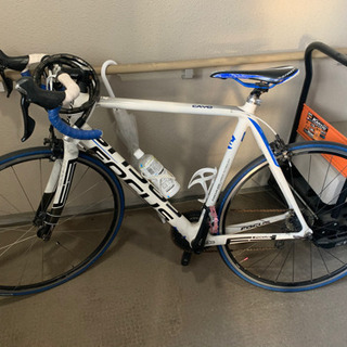 ロードバイク Focus cayo
