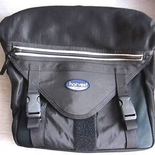 ハーヴェストレーベル　メッセンジャーバッグ　ショルダー