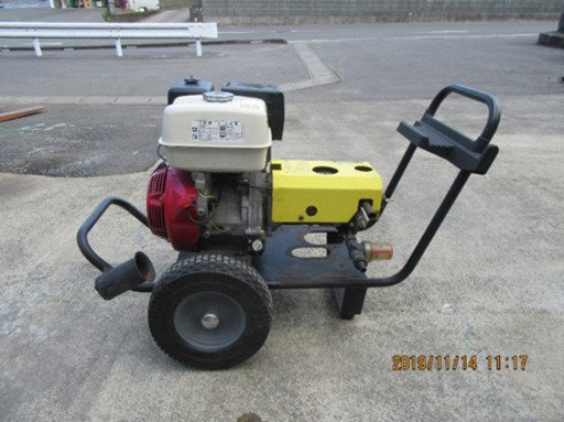 ケルヒャー業務用エンジン式高圧洗浄機